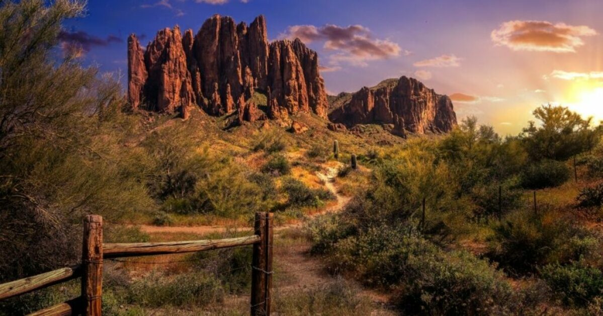 superstition-mountain